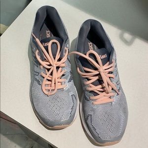 ASIC women’s sneakers